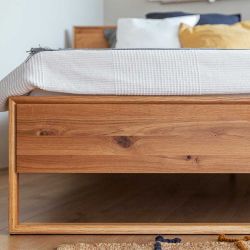 Bügelgestell Holzbett aus Eiche Massivholz Oberfläche geölt günstig online kaufen