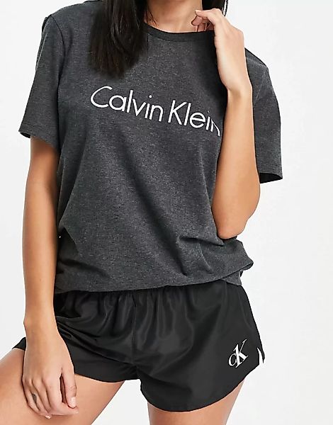 Calvin Klein – Comfort – Schlaf-T-Shirt aus Baumwolle in Anthrazit-Grau günstig online kaufen