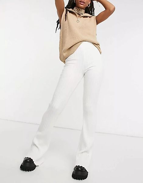 Bershka – Gerippte, ausgestellte Hose in Weiß, Kombiteil günstig online kaufen