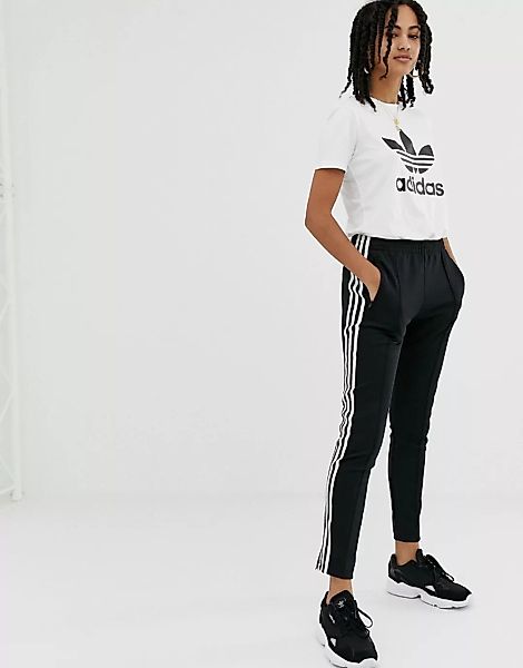 adidas Originals – adicolor – Schwarze Zigarettenhose mit drei Streifen günstig online kaufen