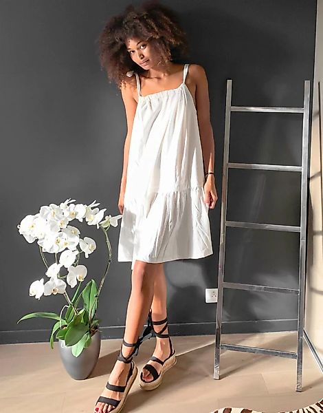 Vila – Minikleid mit geknoteten Schulterträgern in Weiß günstig online kaufen