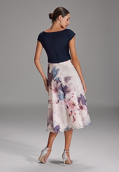 SWING Cocktailkleid Taillierter Schnitt mit ausgestelltem günstig online kaufen
