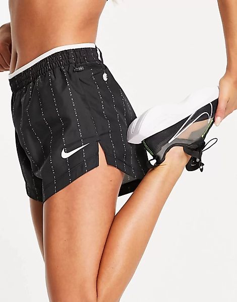 Nike Running – Icon Clash Dri-FIT Tempo Luxe – Shorts in Schwarz günstig online kaufen
