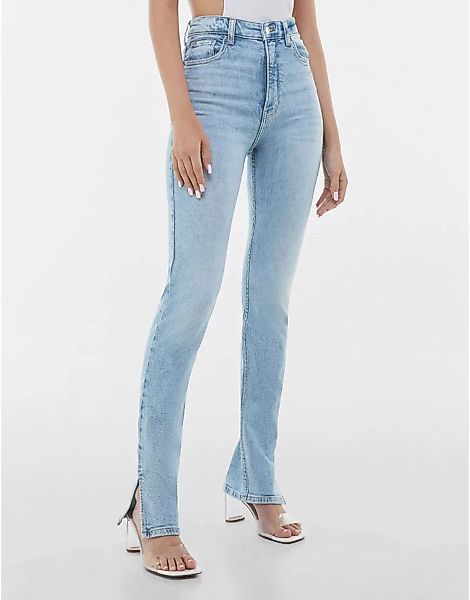 Bershka – Straight Jeans mit Saumschliltz in Blau günstig online kaufen