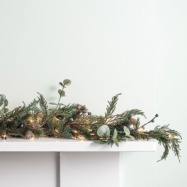 Lights4fun LED-Girlande 2m Beeren und Tannenzapfen Weihnachtsgirlande mit B günstig online kaufen