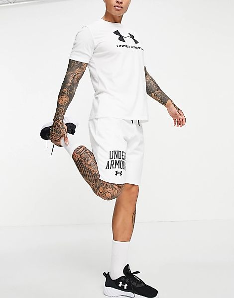 Under Armour – Training Rival – Shorts in Weiß mit College-Logo-Grau günstig online kaufen