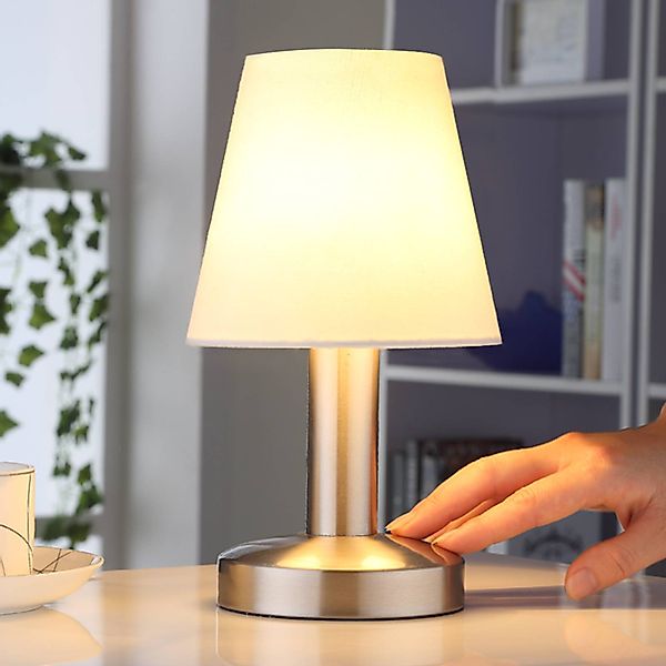 Nachttischlampe Hanno mit weißem Textilschirm günstig online kaufen