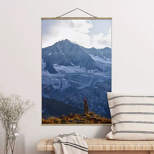 Stoffbild mit Posterleisten Wegmarkierung in den Alpen günstig online kaufen