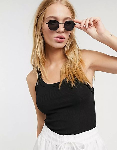 Weekday – Kristy – Geripptes Trägershirt in Schwarz mit Bio-Baumwolle-Weiß günstig online kaufen