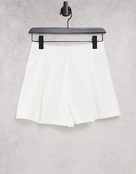 ASOS DESIGN – Strukturierte Strand-Shorts in Creme mit plissierter Vorderse günstig online kaufen