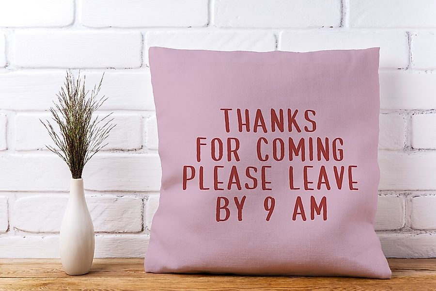 queence Dekokissen »Please leave by 9AM«, Beidseitig bedruckte Kissenhülle, günstig online kaufen