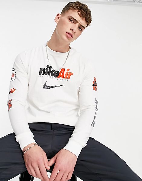 Nike – Air – Shirt in Weiß mit langen, bedruckten Ärmeln günstig online kaufen
