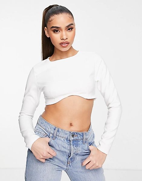 Femme Luxe – Bluse mit kurzem Schnitt in Weiß günstig online kaufen