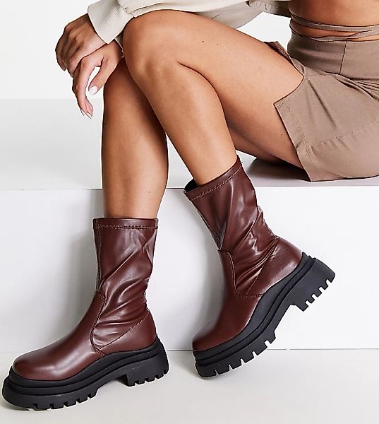 Truffle Collection Wide Fit – Sock-Boot-Stiefel in Braun mit dicker Sohle, günstig online kaufen