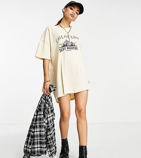 Missguided Petite – Colorado – T-Shirt-Minikleid mit Motiv in Stein-Neutral günstig online kaufen