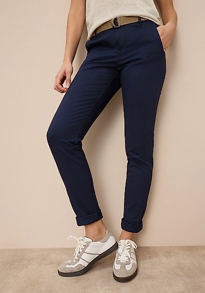 AJC Chinohose in lässiger Form mit konstrastfarbendem Gürtel günstig online kaufen