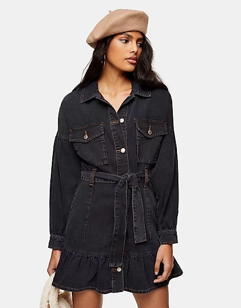 Topshop – Utility-Jeanskleid in schwarzer Waschung mit Rüschen günstig online kaufen