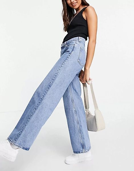 Weekday – Ray – Jeans aus Bio-Baumwolle mit niedrigem Bund und weiten Beine günstig online kaufen