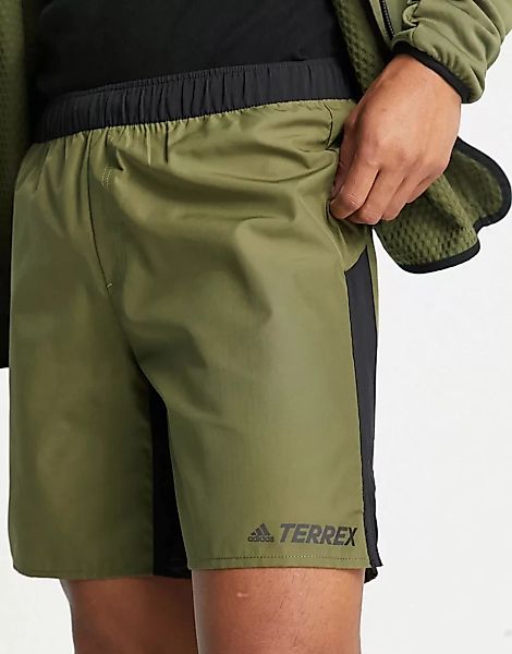 adidas – Terrex – Trail-Shorts in Khaki-Grün günstig online kaufen