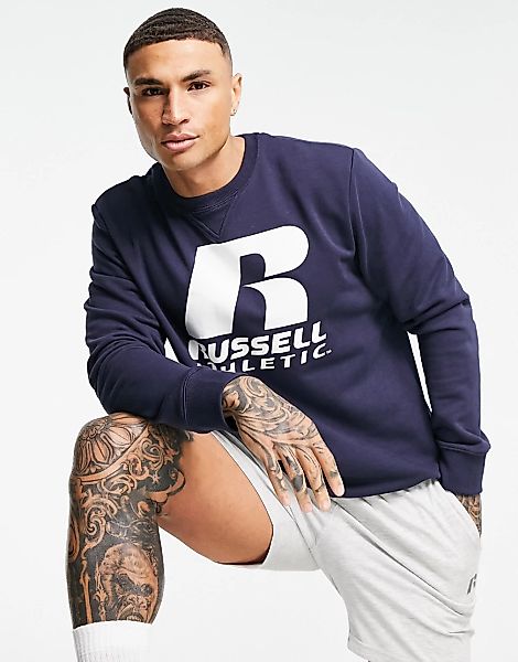 Russell Athletic – Pullover in Marineblau mit Rundhalsausschnitt und „R“-Lo günstig online kaufen