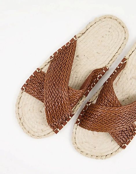 ASOS DESIGN – Gewebte Espadrilles-Sandalen in Hellbraun günstig online kaufen