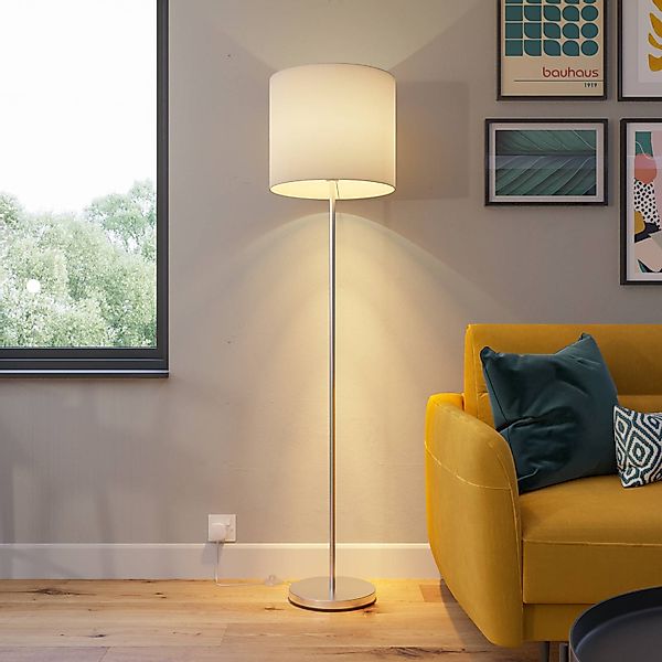 Lindby Stehlampe Everly, weiß, Textil, 166 cm hoch, E27 günstig online kaufen