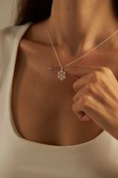 Einzelstück Kette mit Anhänger Snowflake Halskette günstig online kaufen