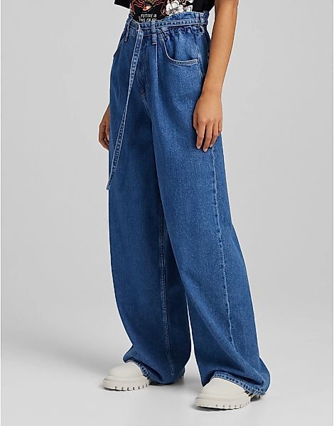 Bershka – Jeans mit weitem Bein und Schnürdetail in Mittelblau günstig online kaufen