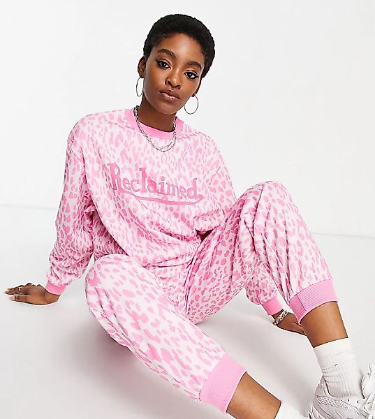 Reclaimed Vintage Inspired – Sweatshirt mit Logo und rosa Leopardenmuster, günstig online kaufen