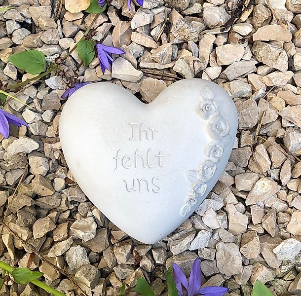Radami Gartenfigur Grabherz Gedenkstein "Ihr fehlt uns" Grabschmuck günstig online kaufen