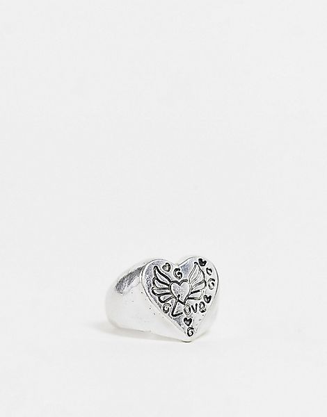 DesignB London – Ring mit geätztem Herzmotiv in Silber günstig online kaufen