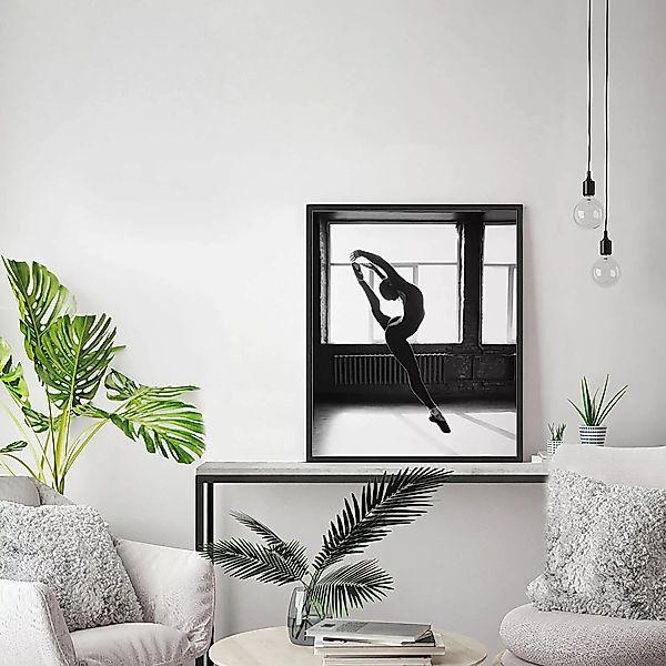 home24 Bild Ballerina Dancing Indoors günstig online kaufen