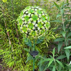 Online-Fuchs Gartenstecker aus Hibiskus Blüten mit günstig online kaufen