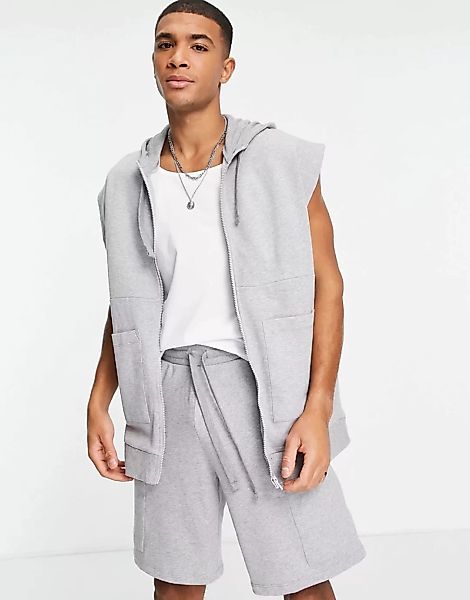 ASOS DESIGN – Trainingsanzug in Grau mit ärmellosem Kapuzenpullover und Sho günstig online kaufen