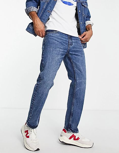 Pull&Bear – Schmal geschnittene Jeans im Stil der 90er in Blau günstig online kaufen