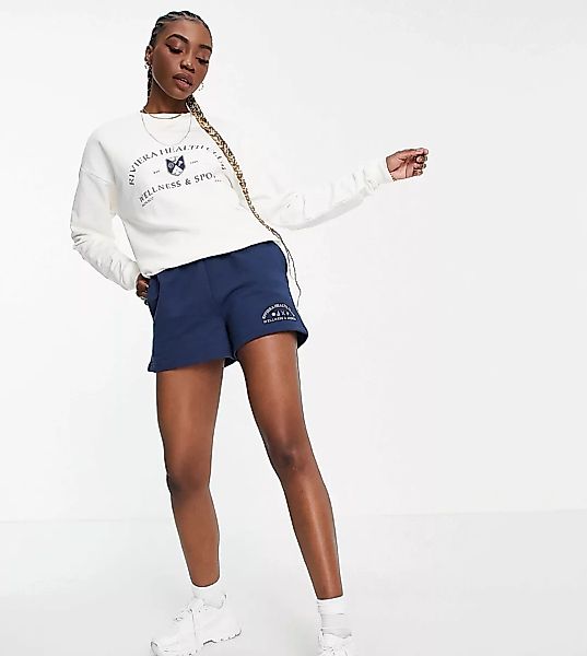 ASOS DESIGN Tall – Trainingsanzug mit Sweatshirt und Sweatshorts mit umgesc günstig online kaufen