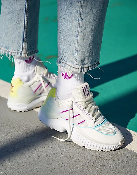adidas Originals – ZX Wavian – Sneaker in gebrochenem Weiß mit Details in L günstig online kaufen