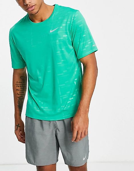 Nike Running – Run Division Miler – T-Shirt in Grün günstig online kaufen