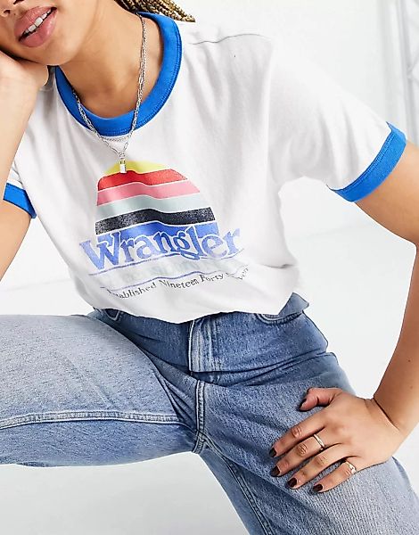 Wrangler Regular – Regulär geschnittenes T-Shirt in Weiß mit Streifen-Logo günstig online kaufen