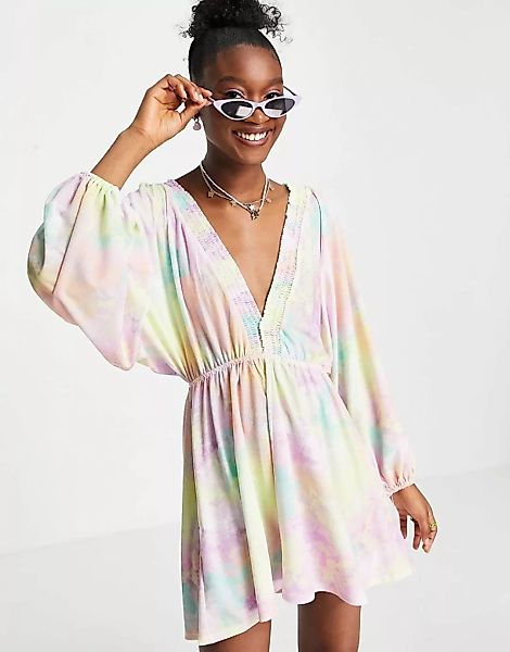 ASOS DESIGN – Minikleid mit pastellfarbenem Batikmuster, weiten Ärmeln und günstig online kaufen