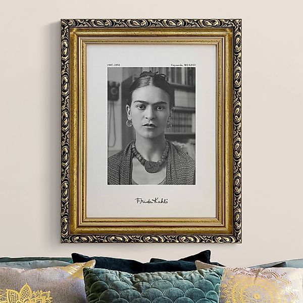 Gerahmtes Leinwandbild Frida Kahlo Foto Portrait im Haus günstig online kaufen