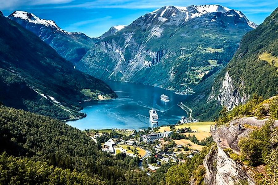 Papermoon Fototapete »Landschaft mit Bergen« günstig online kaufen