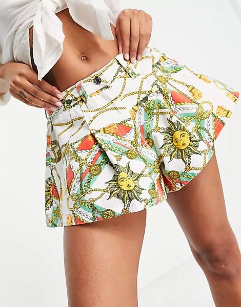 Missguided – Shorts in Weiß mit Muster im Vintage-Stil günstig online kaufen