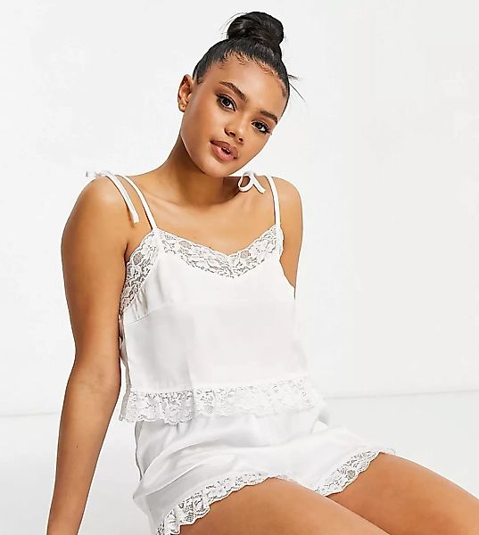 Missguided – Pyjama-Set mit Camisole und Shirts mit Spitzenbesatz in Weiß günstig online kaufen