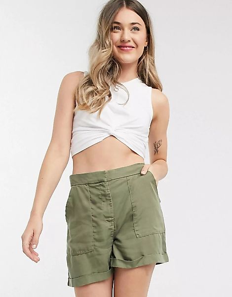 Pieces – Cargo-Shorts in Khaki-Grün günstig online kaufen
