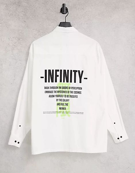 ASOS DESIGN – Super-Oversized-Hemd mit Text-Rückenprint-Weiß günstig online kaufen