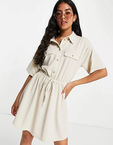 ASOS DESIGN – Strukturiertes Mini-Hemdkleid in Creme mit Hornknöpfen-Weiß günstig online kaufen