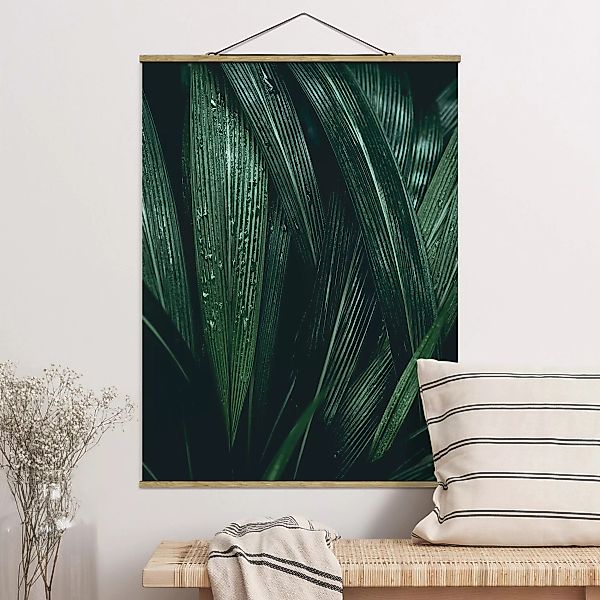 Stoffbild Blumen mit Posterleisten - Hochformat Grüne Palmenblätter günstig online kaufen