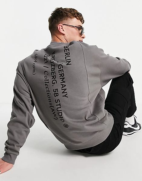 ASOS DESIGN – Oversize-Sweatshirt in Dunkelgrau mit Nahtdetails und City-Pr günstig online kaufen
