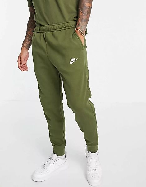 Nike – Club – Fleece-Jogginghose in Khaki mit Bündchen-Grün günstig online kaufen